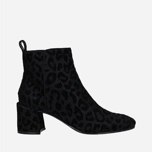DOLCE & GABBANA
LEOPARD-PRINT ANKLE BOOTS